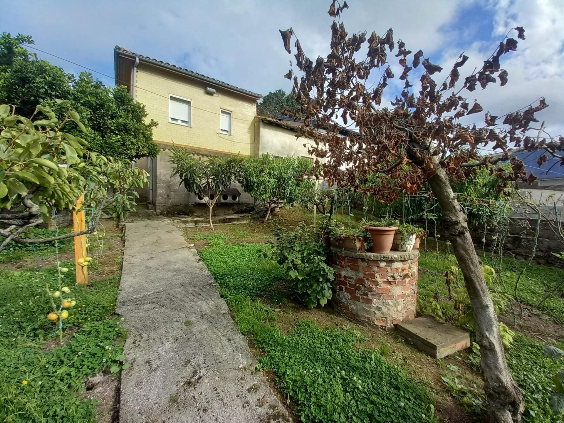 Jardí de Casa o xalet en venda en Torrelavega  amb Calefacció, Jardí privat i Terrassa