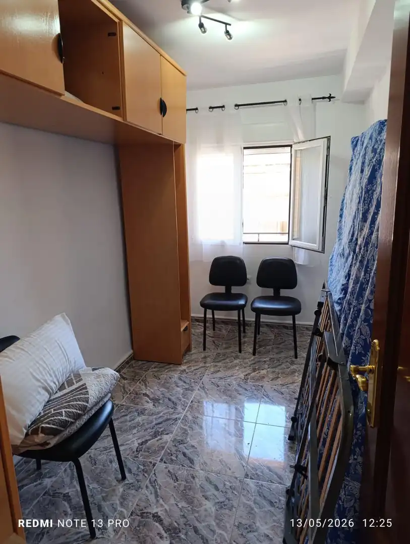 Habitación de Piso de alquiler en Granada con Balcón