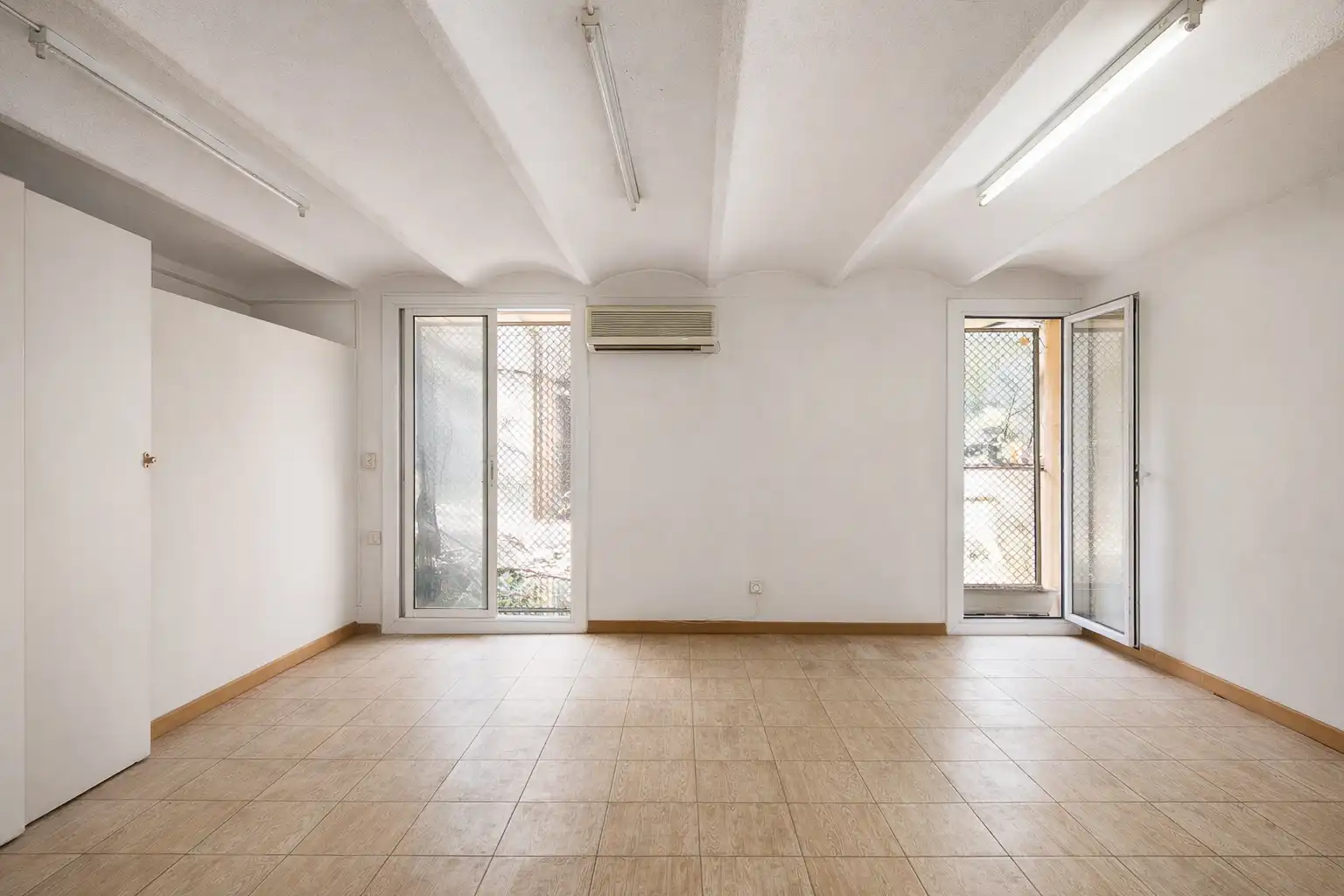 Study for sale in Barcelona  with Heating, Terrace and Oven