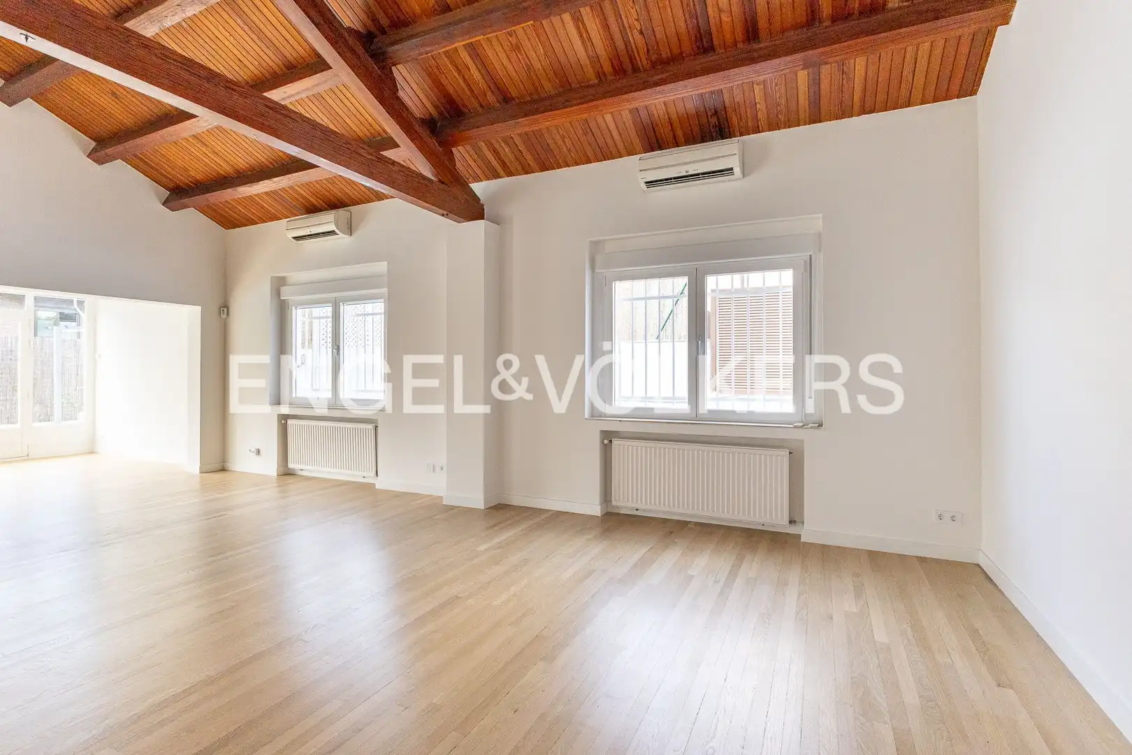 Living room of Houses for rent in Madrid  with Air Conditioner, Heating and Private garden