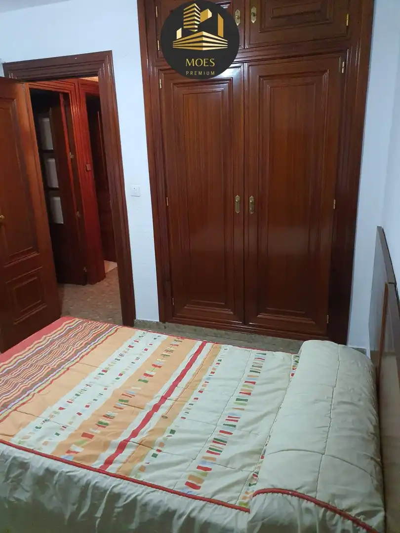 Dormitori de Pis de lloguer en Jaén amb Aire condicionat i Calefacció