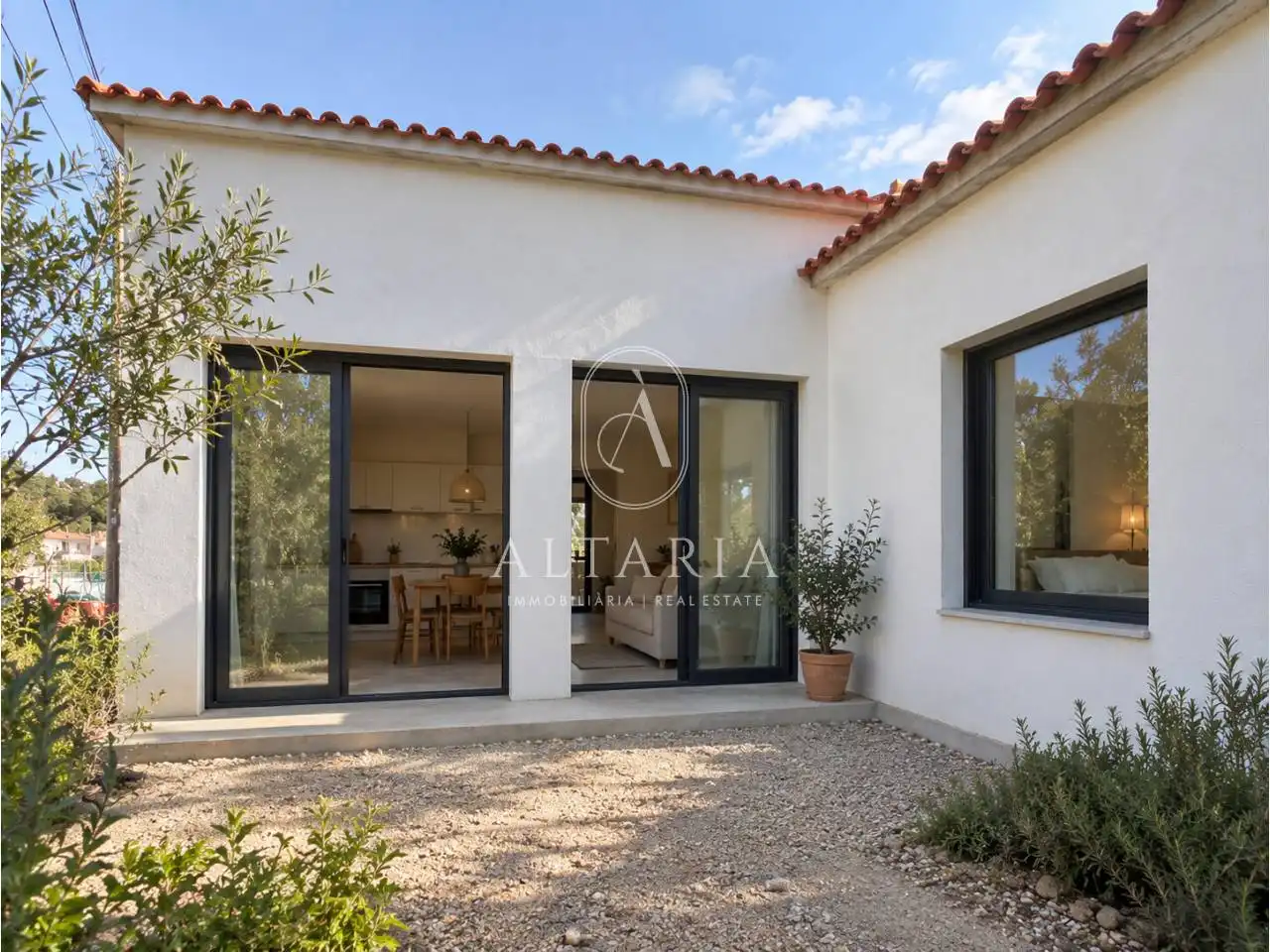 Casa con piscina en venta en Calle Empúries, imagen 3