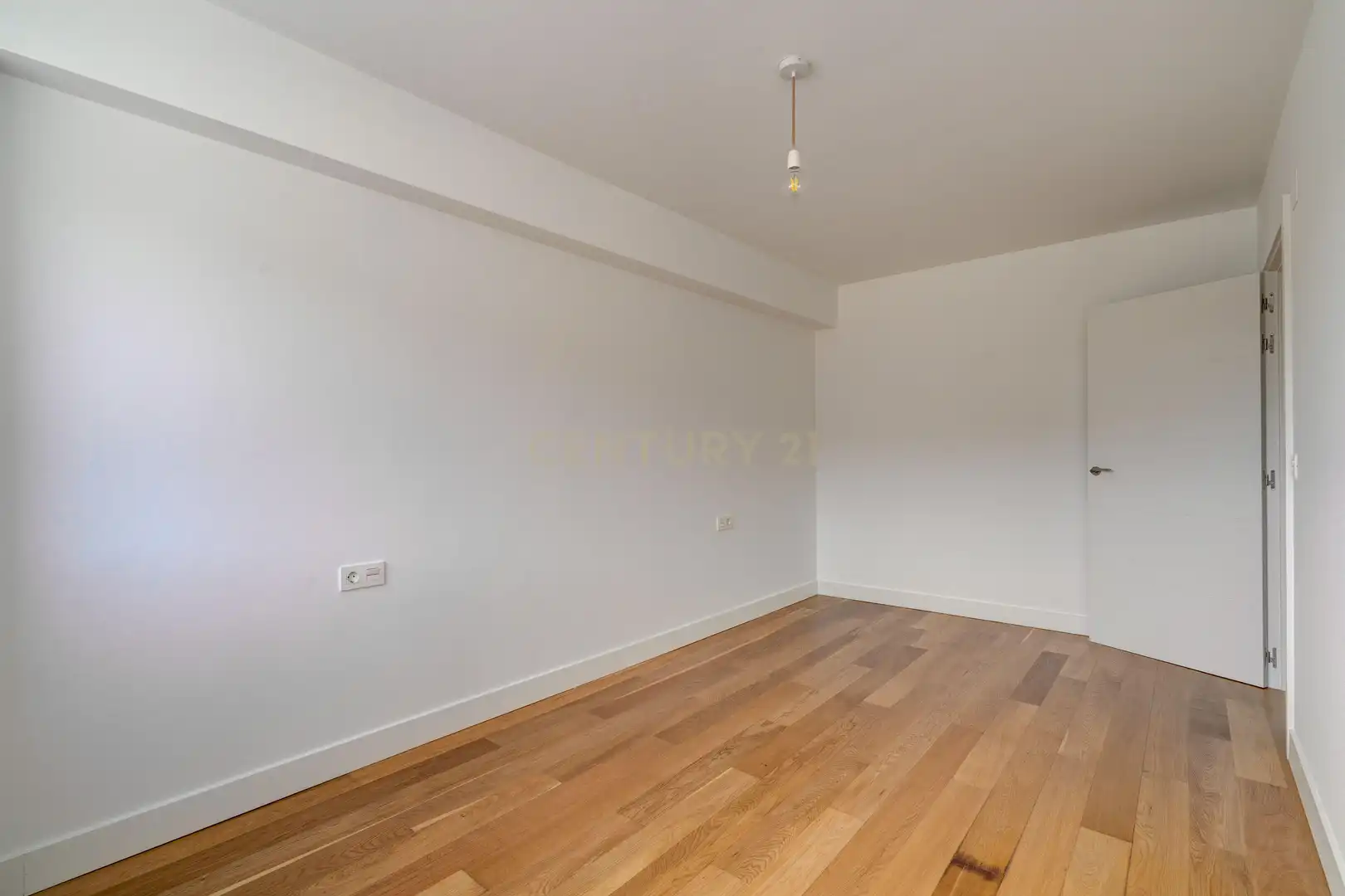 Bedroom of Flat for sale in Irun 
