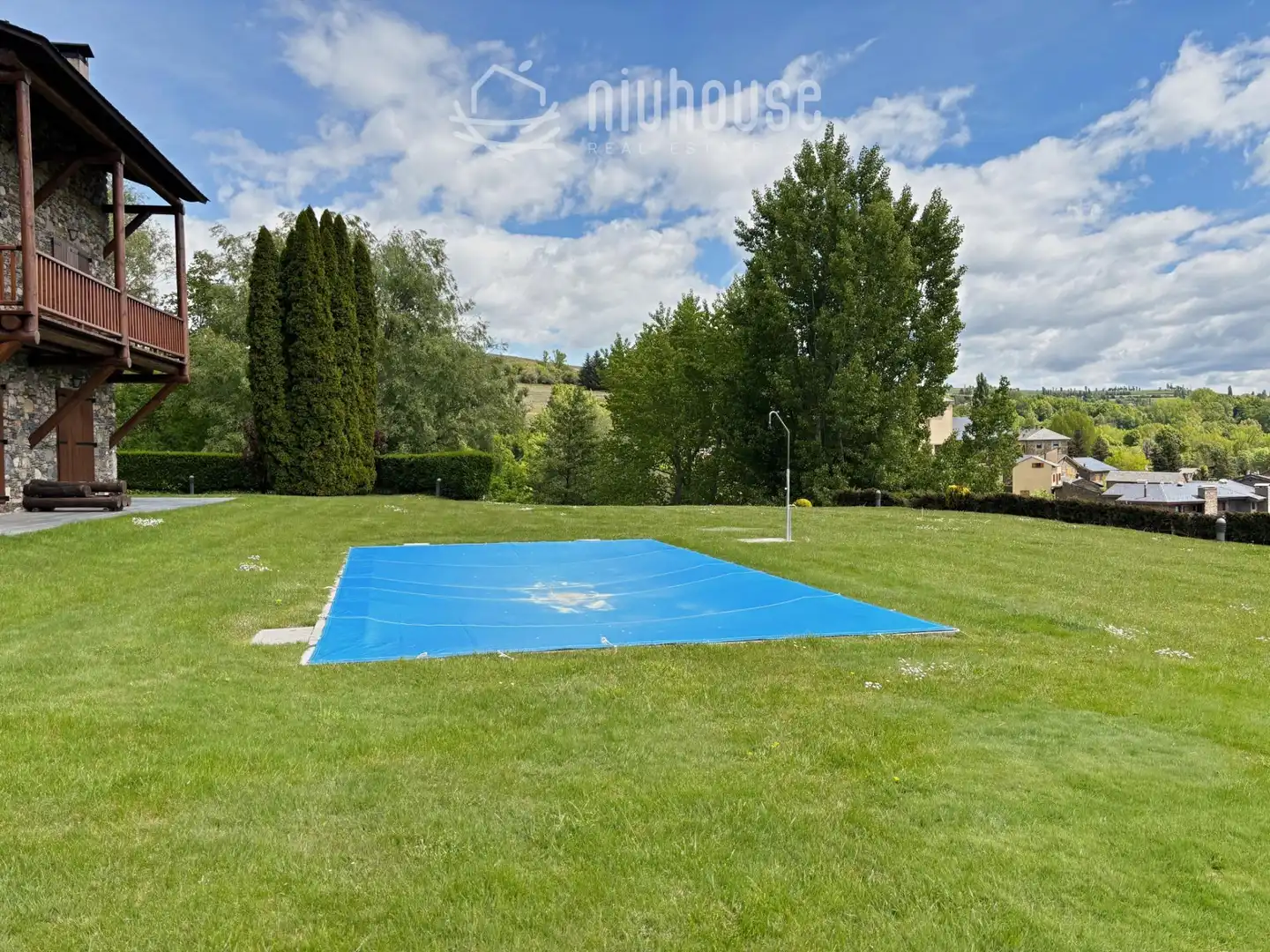 Swimming pool of Duplexes for sale in Bolvir