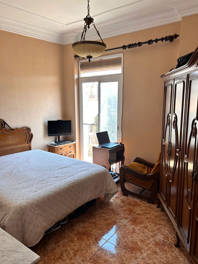 Bedroom of Flat for sale in  Valencia Capital  with Air Conditioner and Balcony