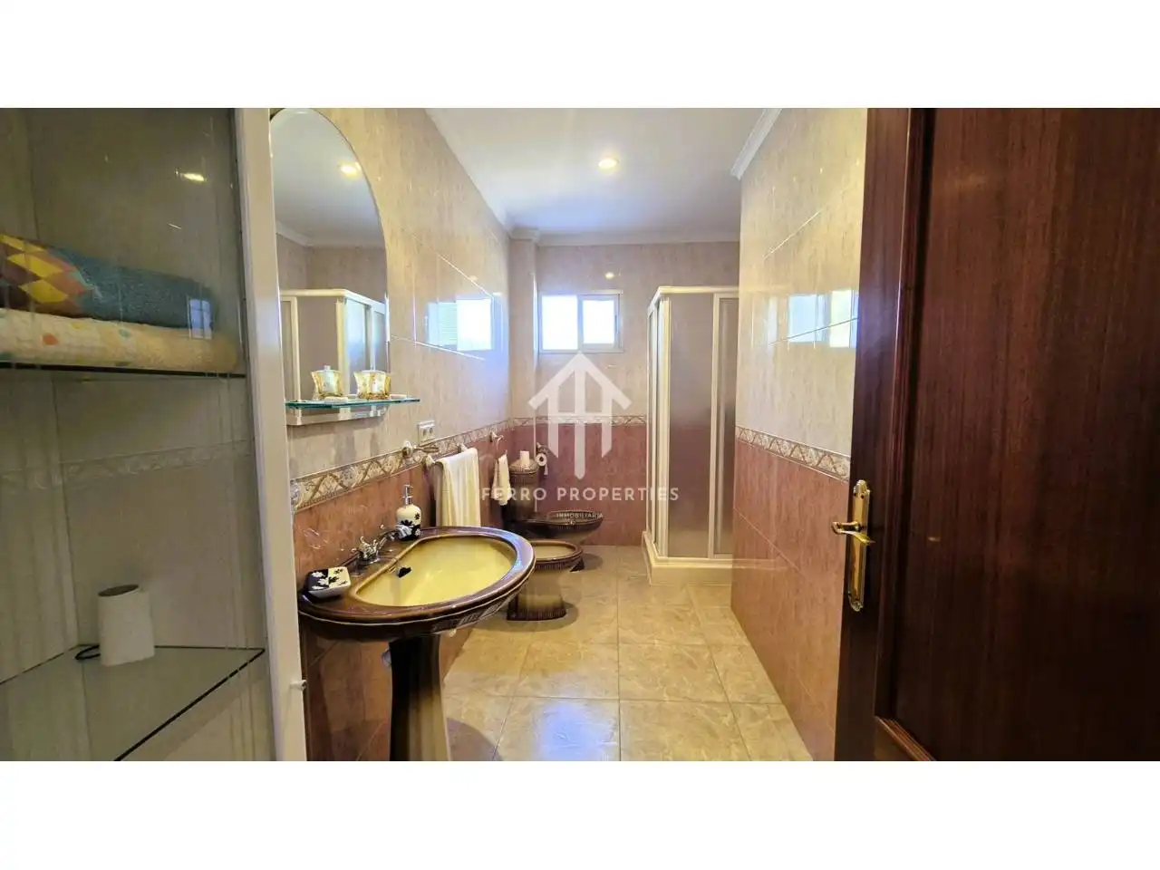 Bany de Casa o xalet en venda en Algarinejo amb Jardí privat, Terrassa i Moblat