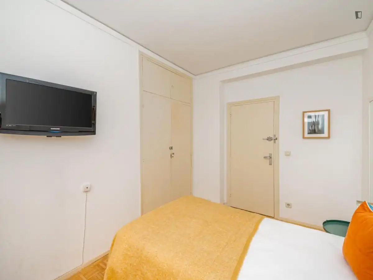Habitación de Apartamento para compartir en Madrid con Aire acondicionado, Calefacción y Amueblado