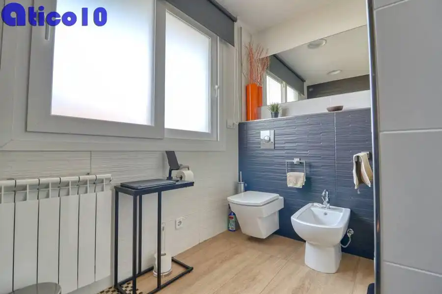 Baño de Casa o chalet en venta en Gijón  con Calefacción, Jardín privado y Parquet
