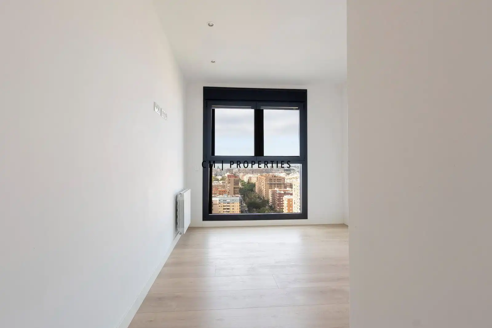 Schlafzimmer von Wohnung zur Miete in Valencia mit Klimaanlage, Heizung und Terrasse