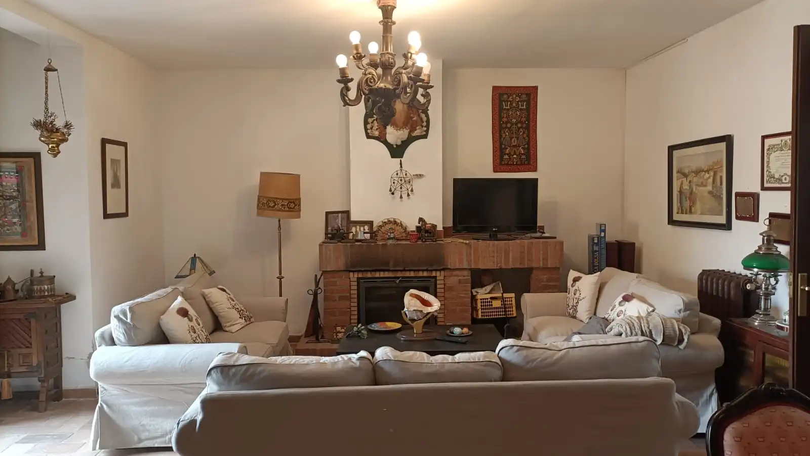 Sala de estar de Casa o chalet en venta en Hornillos de Eresma con Calefacción, Jardín privado y Terraza