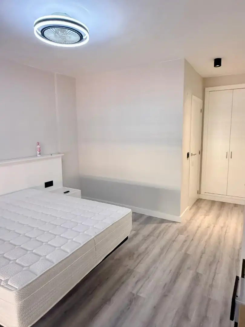 Casa bifamiliare con terrazza in vendita a Carrer Corts Valencianes, imagen 27