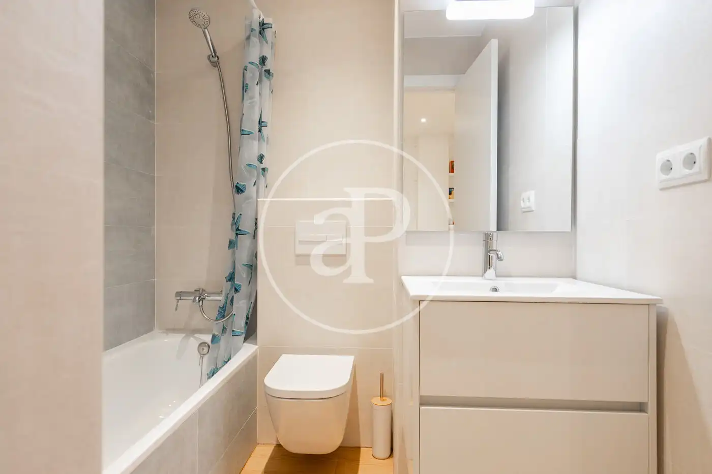 Baño de Piso en venta en Barcelona con Aire acondicionado, Calefacción y Balcón
