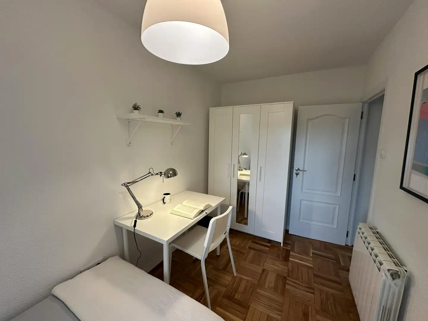 Schlafzimmer von Wohnung zur Miete in Madrid mit Klimaanlage, Heizung und Möbliert
