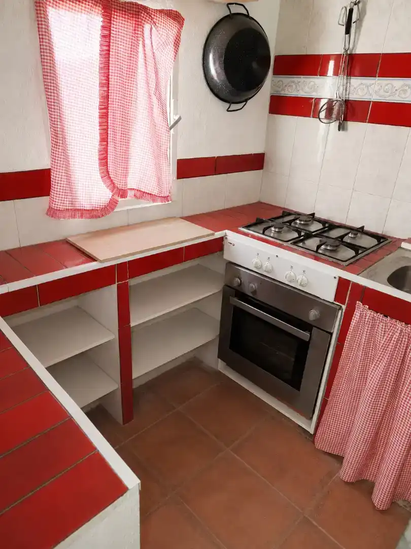 Cuina de Casa o xalet en venda en Peñalba de Ávila amb Piscina i Balcó