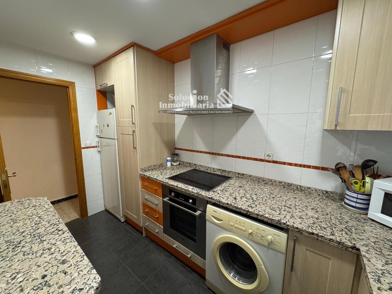 Kitchen of Flat for sale in Salamanca Capital  with Heating and Furnished