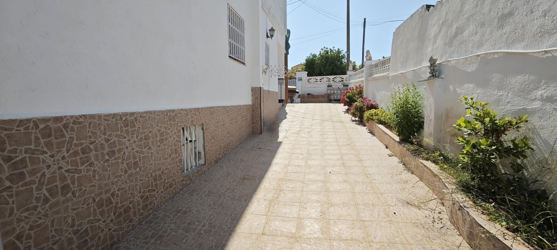 Exterior view of Flat for sale in La Bisbal del Penedès  with Air Conditioner, Heating and Terrace