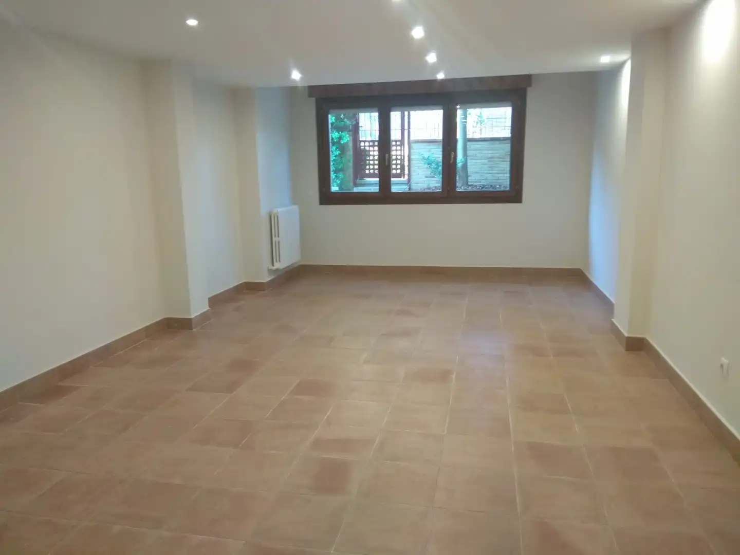 Houses for sale in Zaragoza  with Air Conditioner, Private garden and Parquet flooring