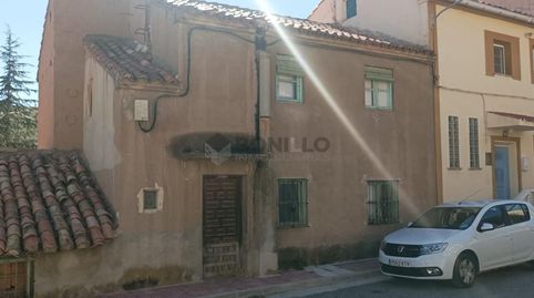 CASA RÚSTICA EN UTRILLAS CON CUATRO COCHERAS INDEPENDIENTES. PARA REFORMAR