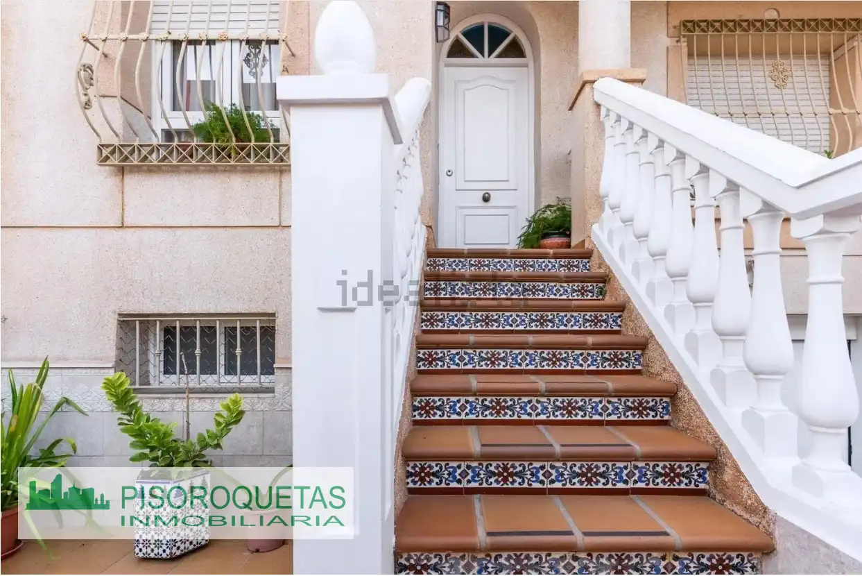 Terraced house for sale in Roquetas de Mar ciudad