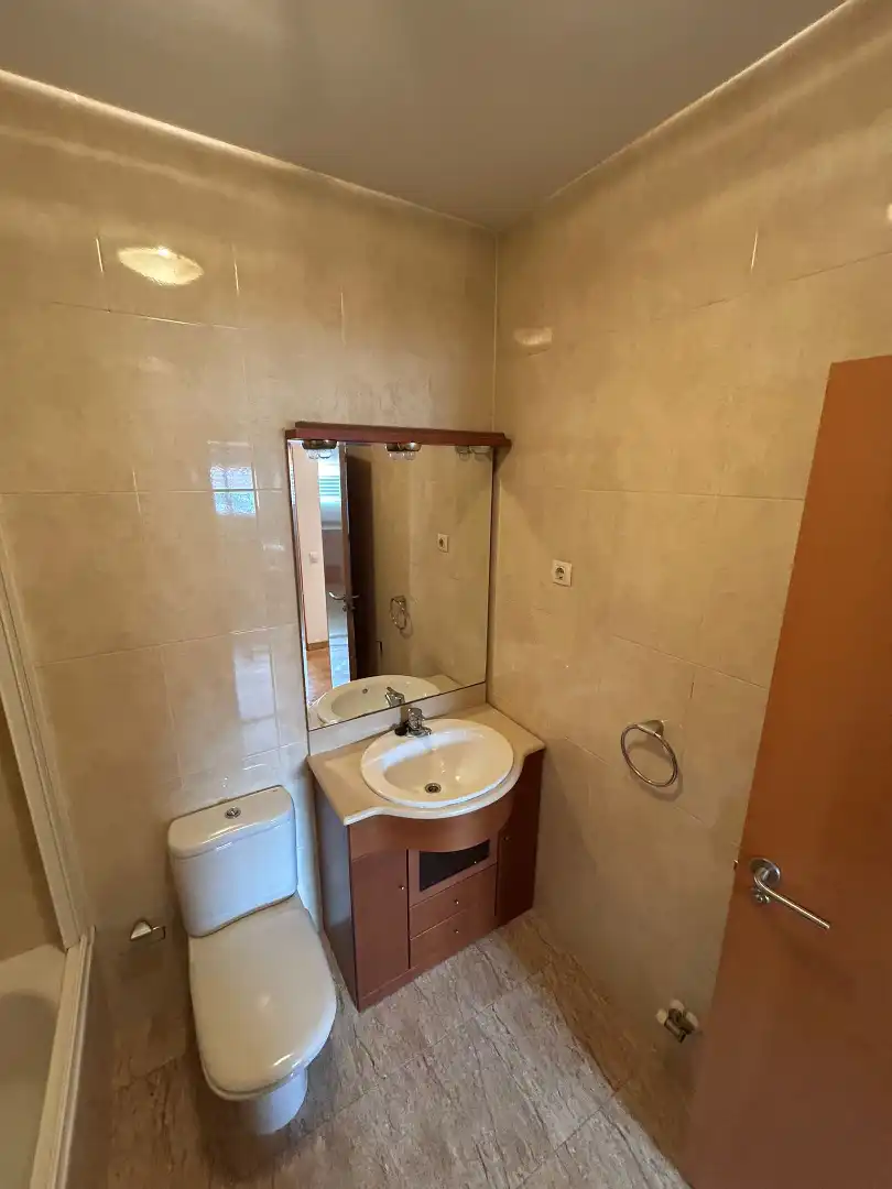 Badezimmer von Wohnung zum Verkauf in Piera mit Heizung, Ofen und Alarm