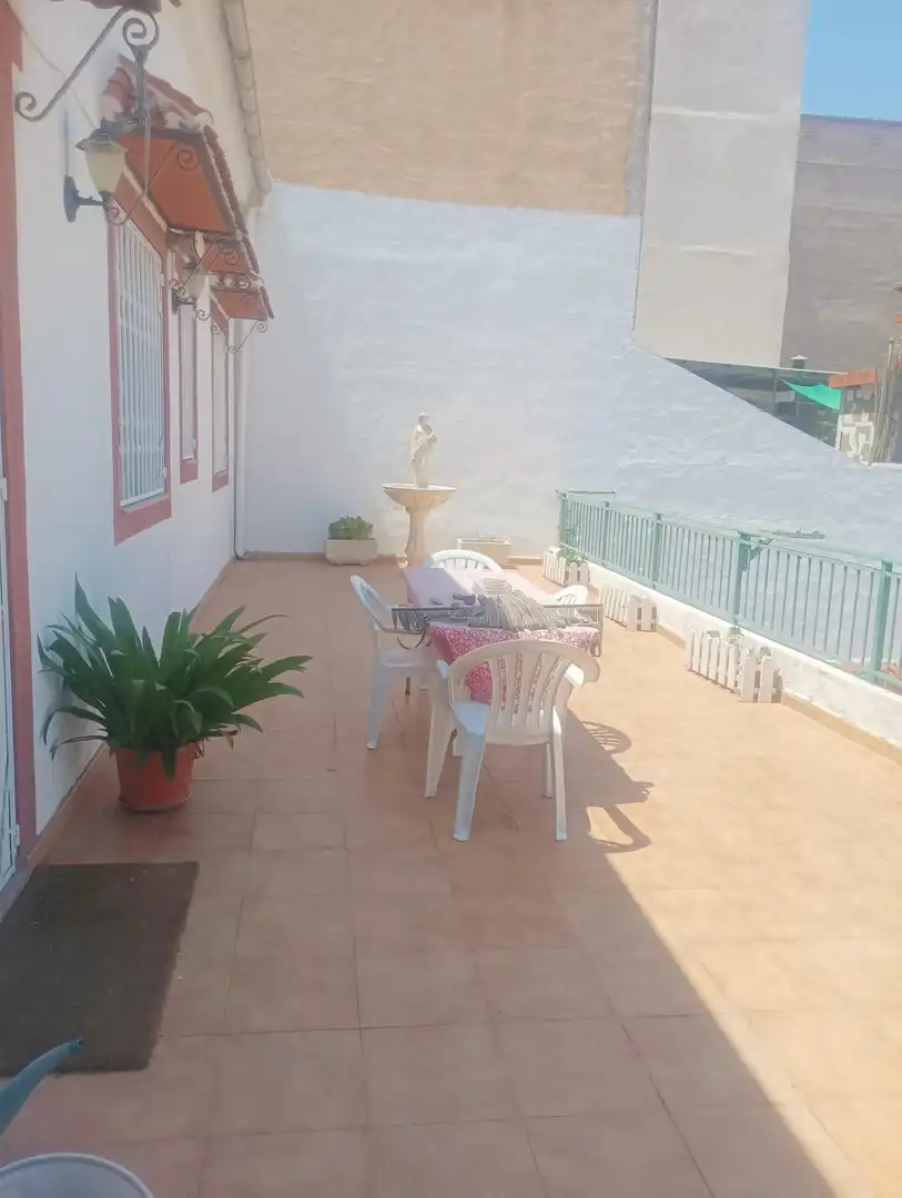 Xalet amb terrassa en venda a Calle CALDERON DE LA BARCA, imagen 3