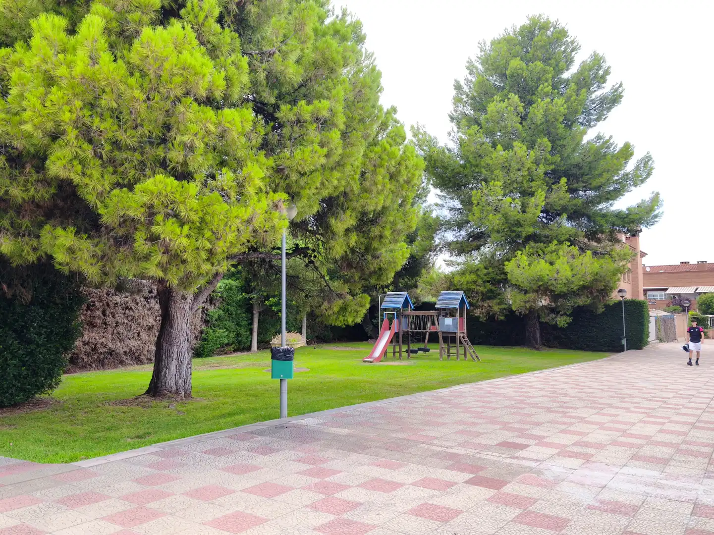 Jardí de Casa o xalet en venda en Lardero amb Aire condicionat, Calefacció i Jardí privat