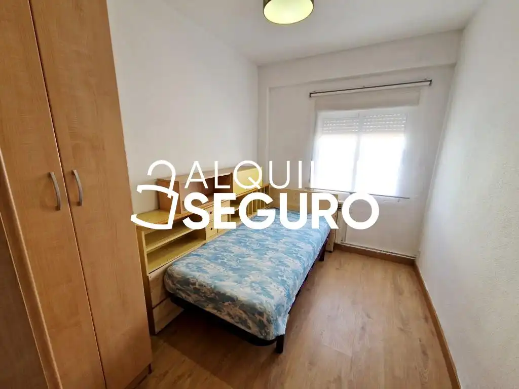 Dormitori de Pis de lloguer en Alcorcón amb Aire condicionat, Calefacció i Terrassa