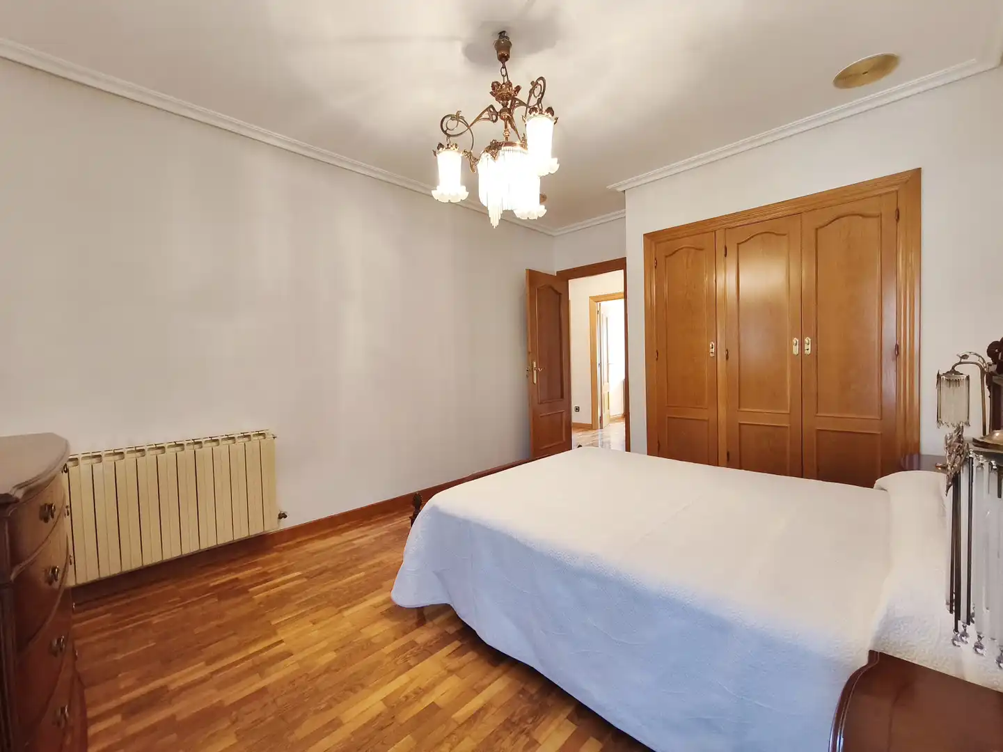 Dormitori de Casa adosada en venda en  Logroño amb Calefacció, Jardí privat i Parquet