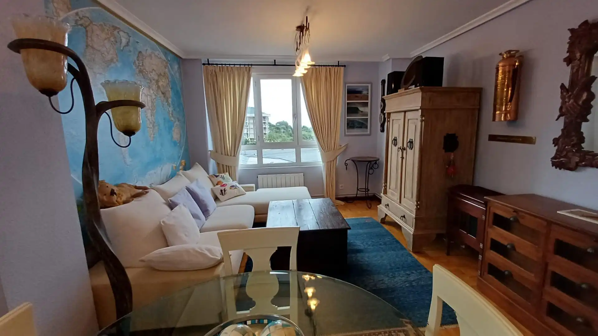 Sala d'estar de Pis en venda en Castro-Urdiales amb Calefacció i Moblat