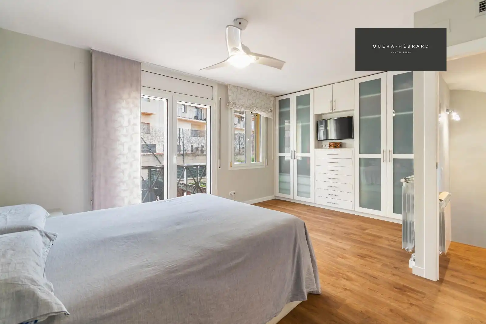 Habitación de Casa adosada en venta en Rubí con Aire acondicionado, Calefacción y Parquet