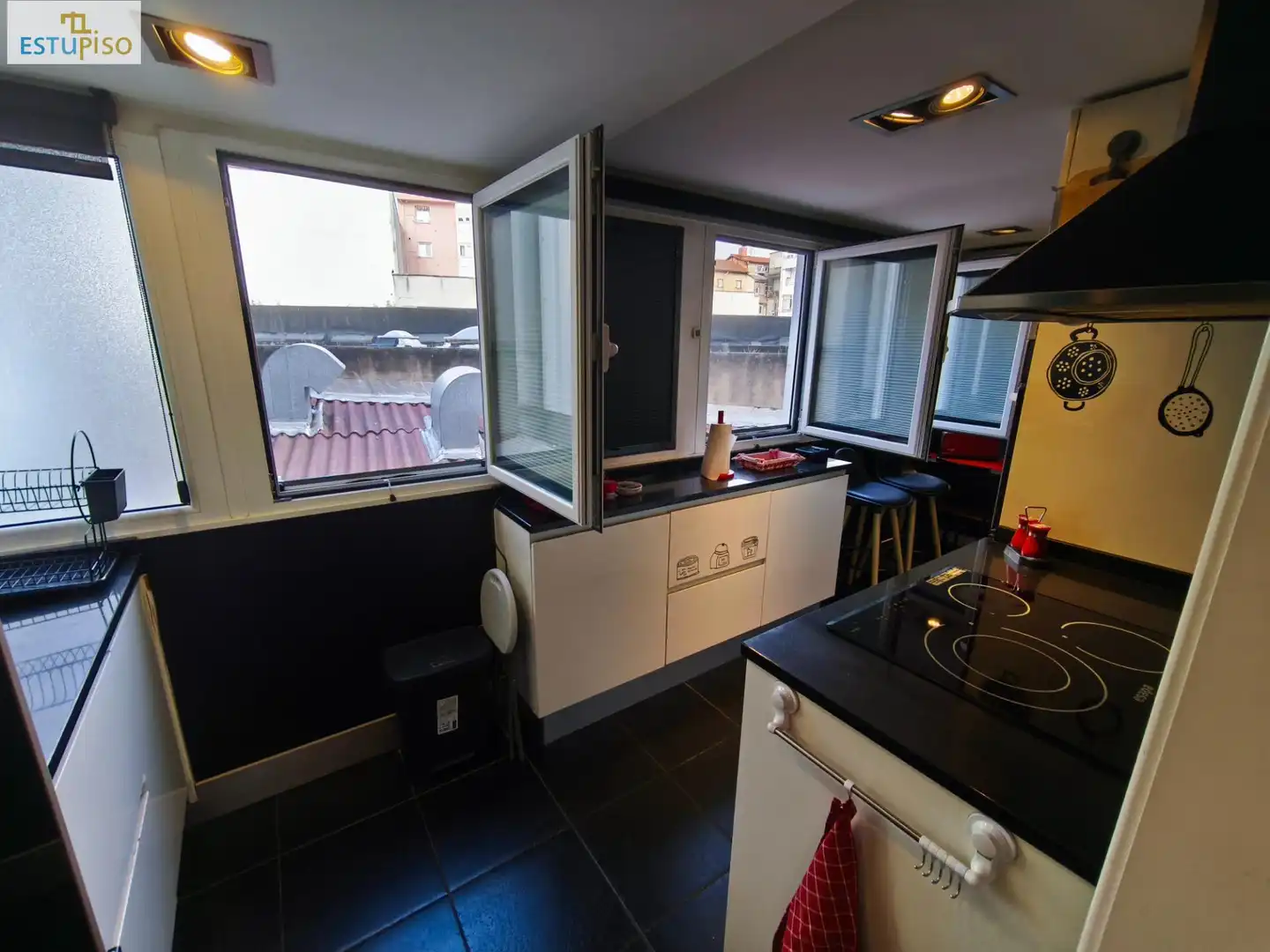 Cuina de Apartament en venda en Vitoria - Gasteiz amb Calefacció, Parquet i Traster