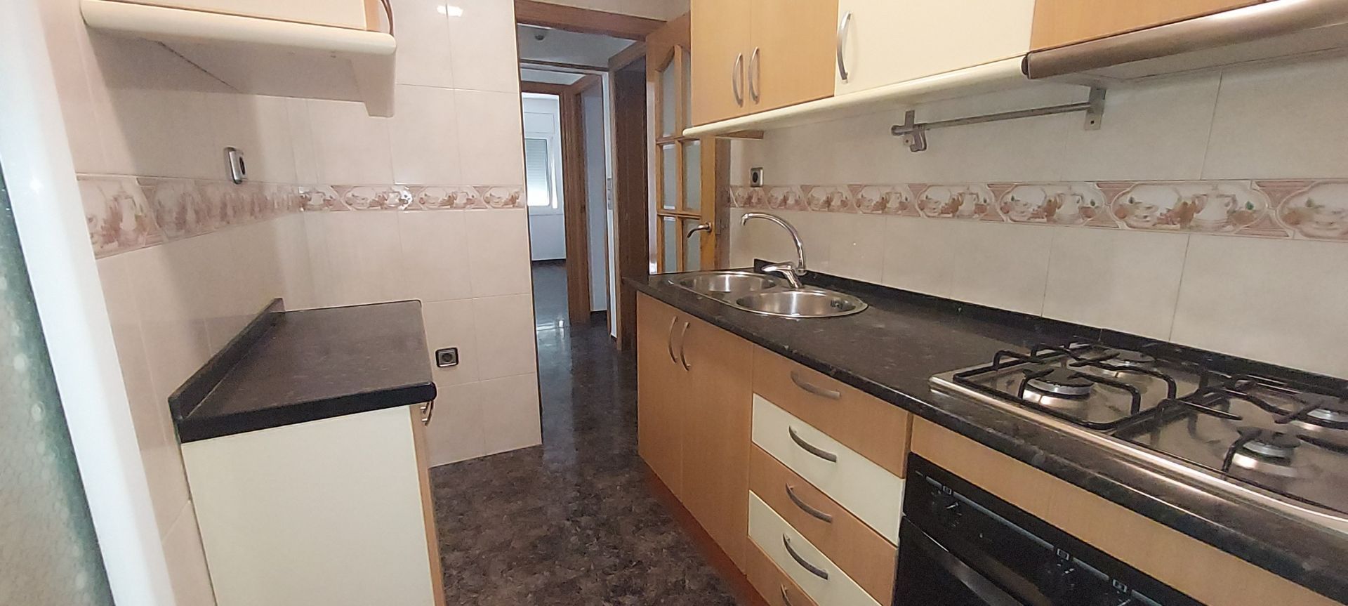 Cuina de Pis en venda en Barberà del Vallès amb Aire condicionat i Terrassa