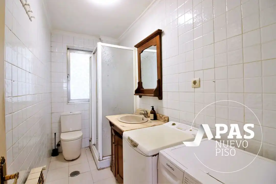Bathroom of Flat for sale in Santander  with Heating and Parquet flooring
