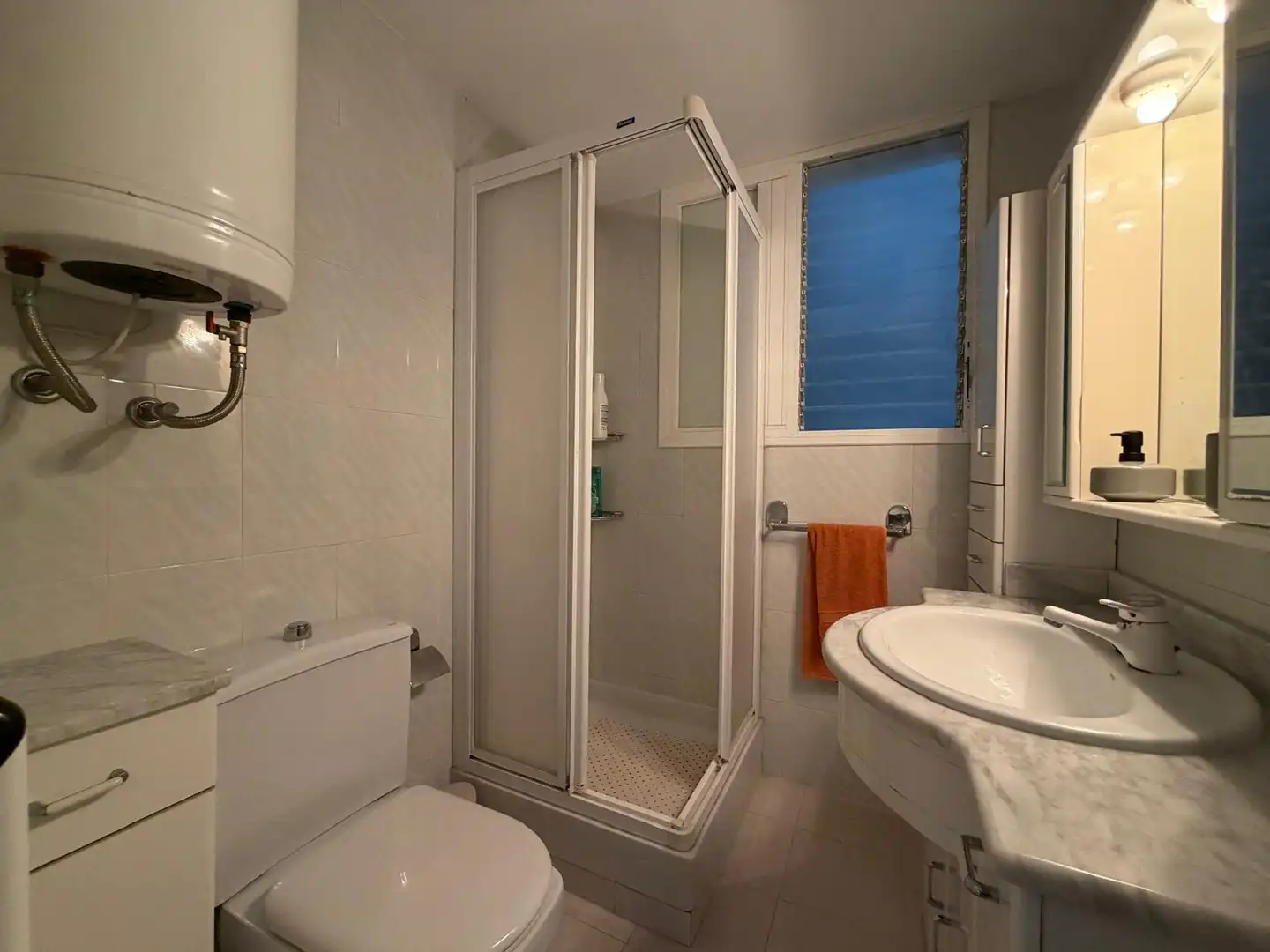 Baño de Piso en venta en Palamós con Aire acondicionado, Terraza y Amueblado
