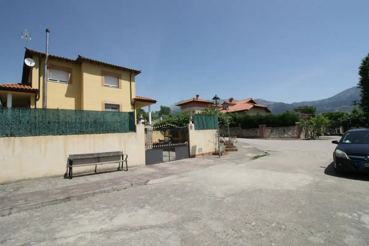 Vista exterior de Casa o chalet en venta en Mombeltrán con Calefacción, Jardín privado y Terraza