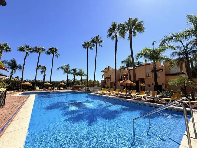 Adossat amb piscina de lloguer a Nueva Andalucía, imagen 10