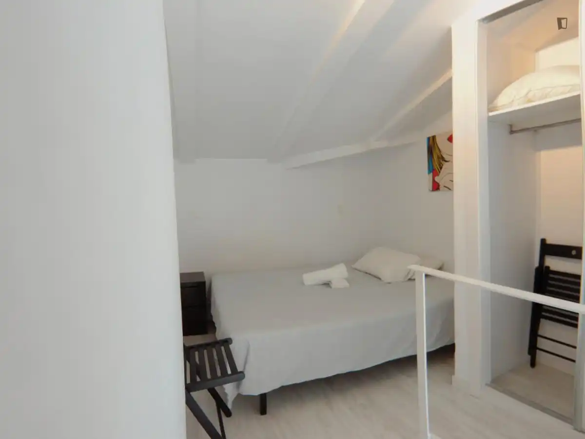 Study for rent in Puerta del Ángel