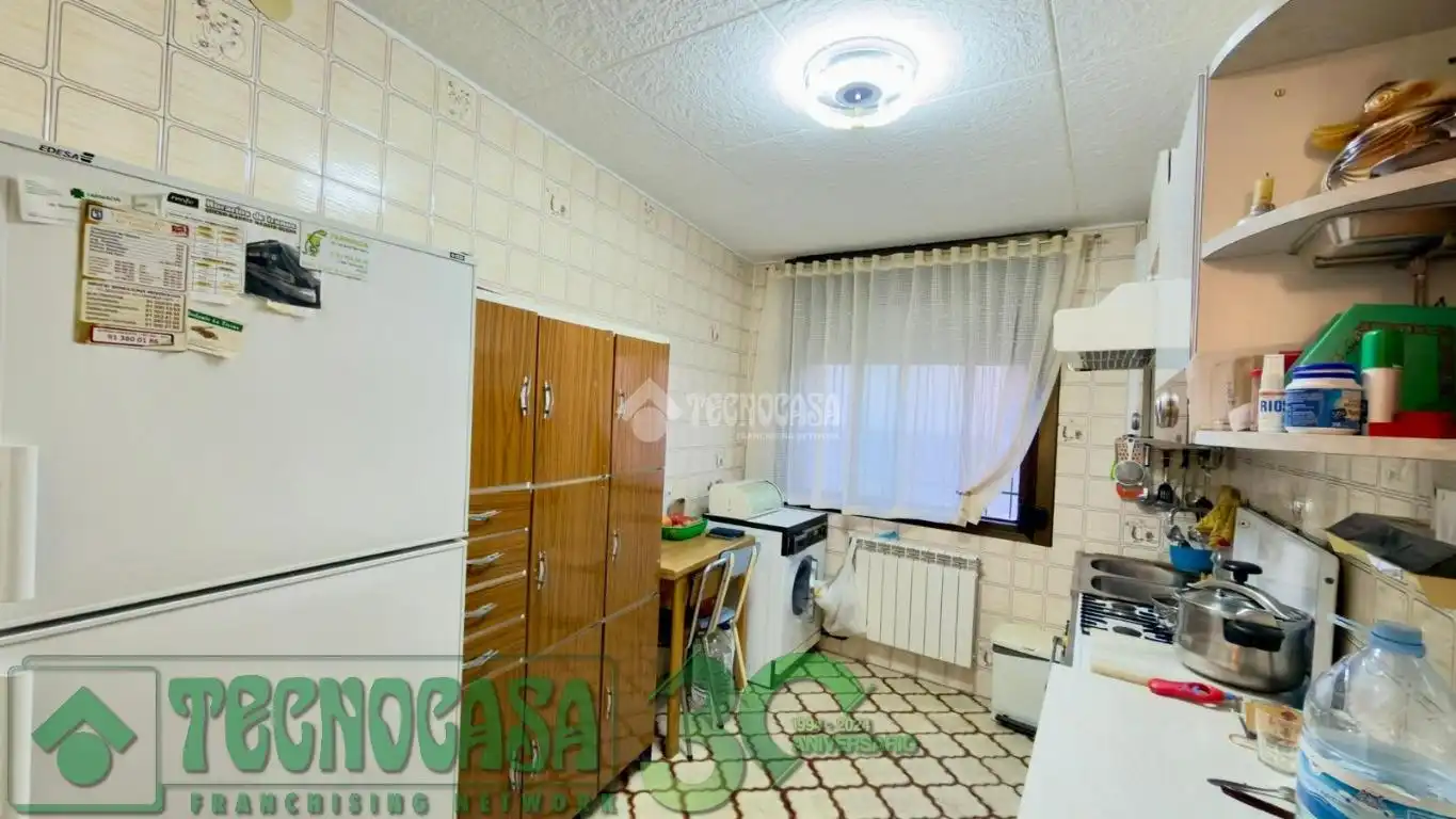 Cuina de Casa adosada en venda en Quero amb Calefacció i Terrassa