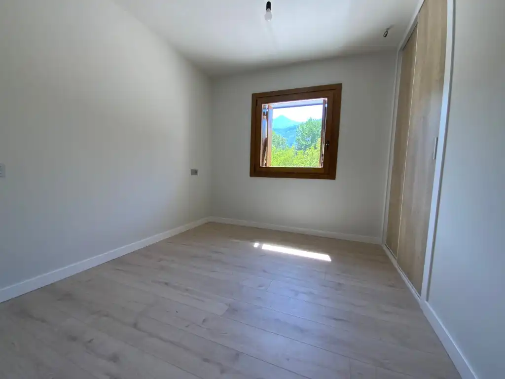 Dormitori de Apartament en venda en Benasque amb Terrassa