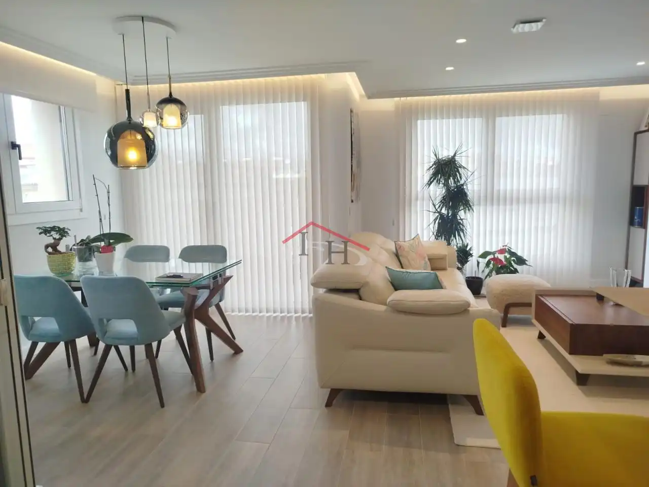 Wohnzimmer von Wohnung zum Verkauf in León Capital  mit Heizung, Terrasse und Abstellraum