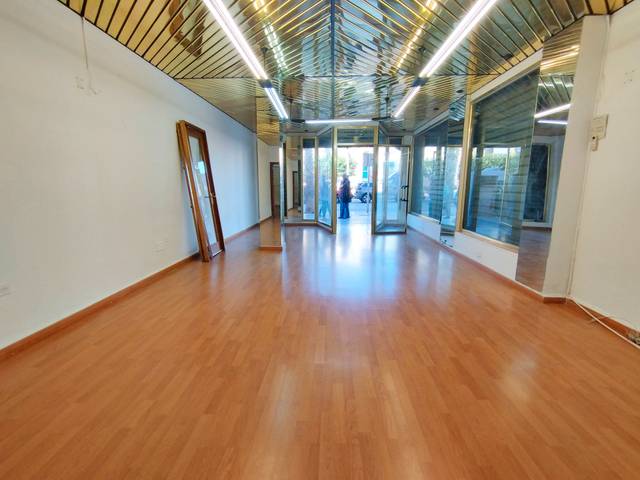 Local comercial en Alquiler en Avenida Vivar Téllez en Capuchinos - Los Olivos