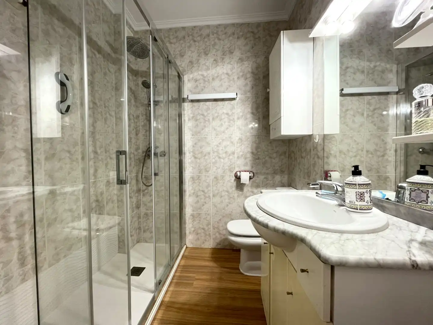 Bany de Apartament en venda en Estepona amb Terrassa
