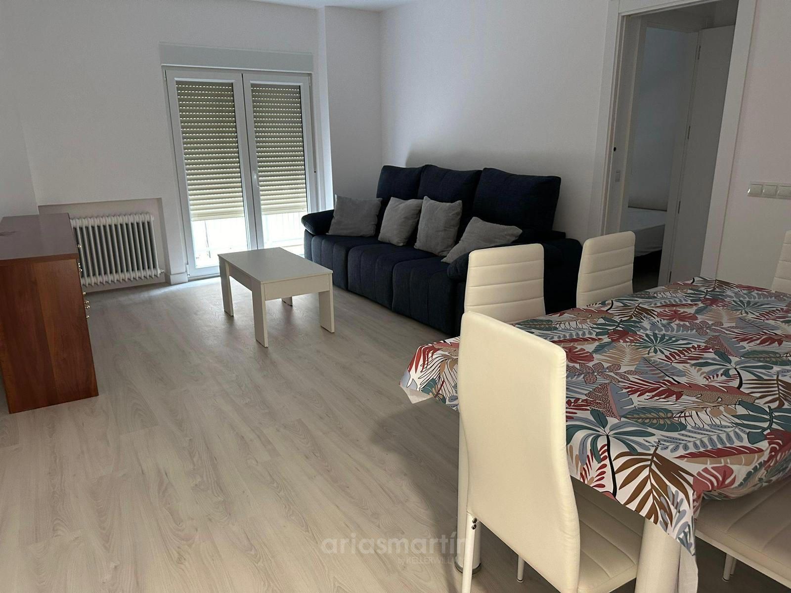 Living room of Flat for rent in Salamanca Capital  with Heating, Terrace and Furnished