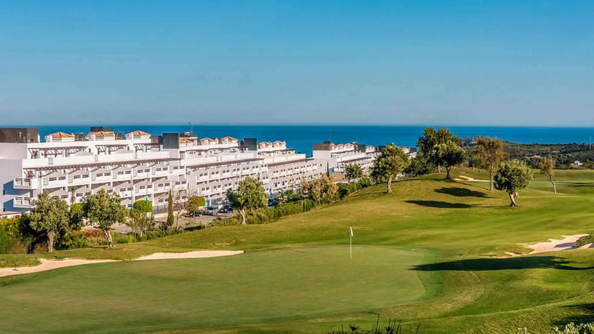 Vista exterior de Apartamento en venta en Estepona con Aire acondicionado, Jardín privado y Terraza