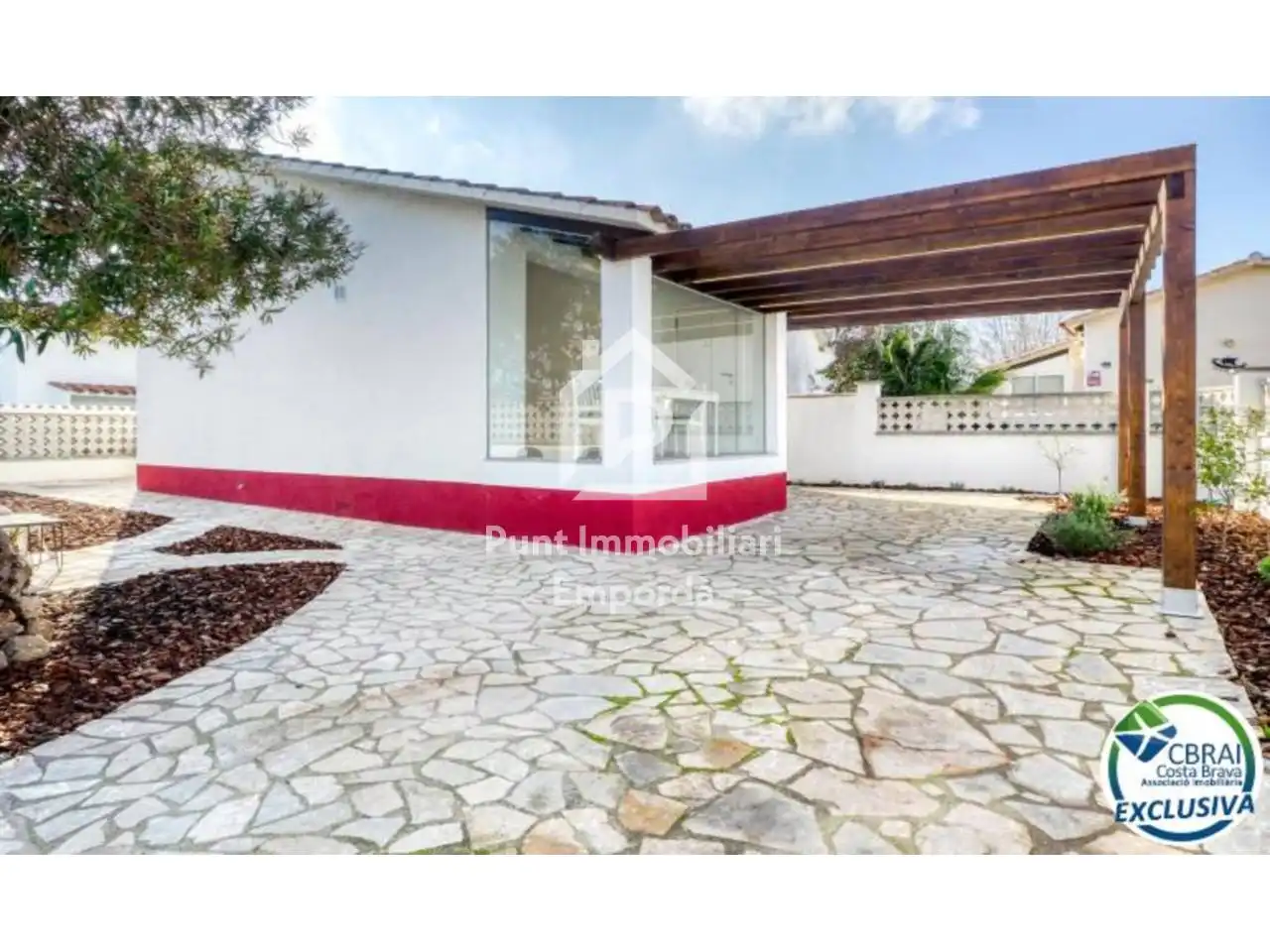 Vista exterior de Casa o xalet en venda en Roses amb Aire condicionat, Calefacció i Parquet