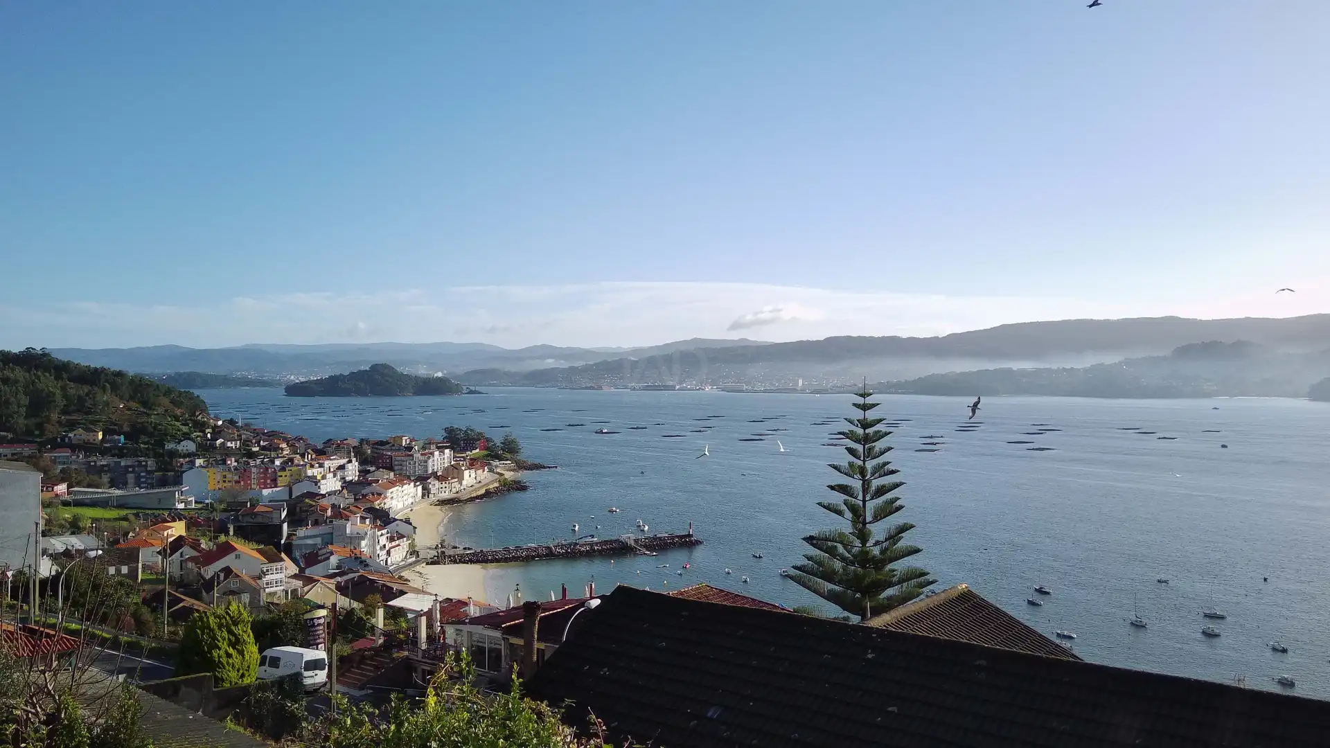 Außenansicht von Einfamilien-Reihenhaus zum Verkauf in Sanxenxo mit Klimaanlage, Heizung und Terrasse
