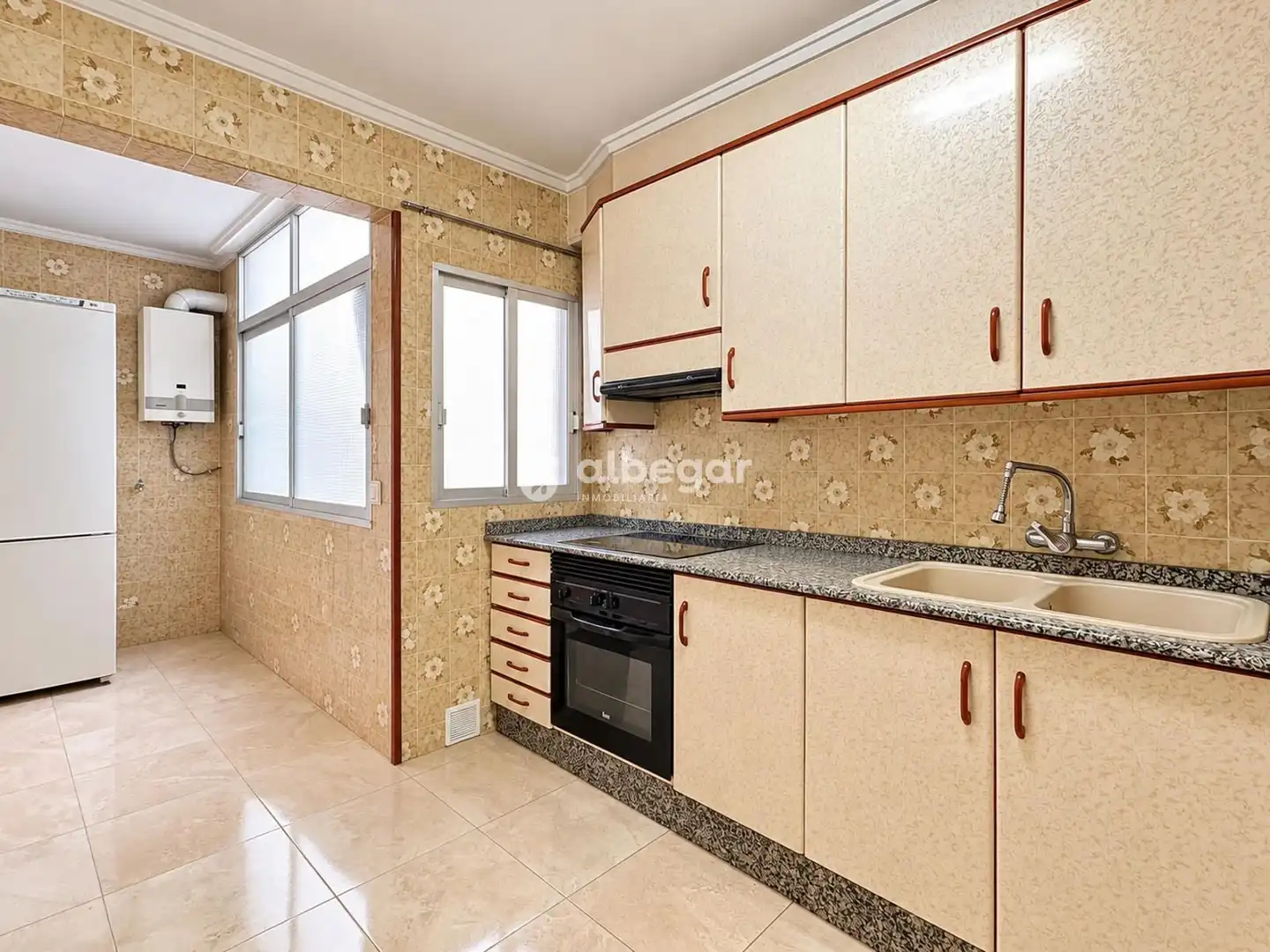 Küche von Wohnung zum Verkauf in Valencia mit Klimaanlage, Terrasse und Möbliert