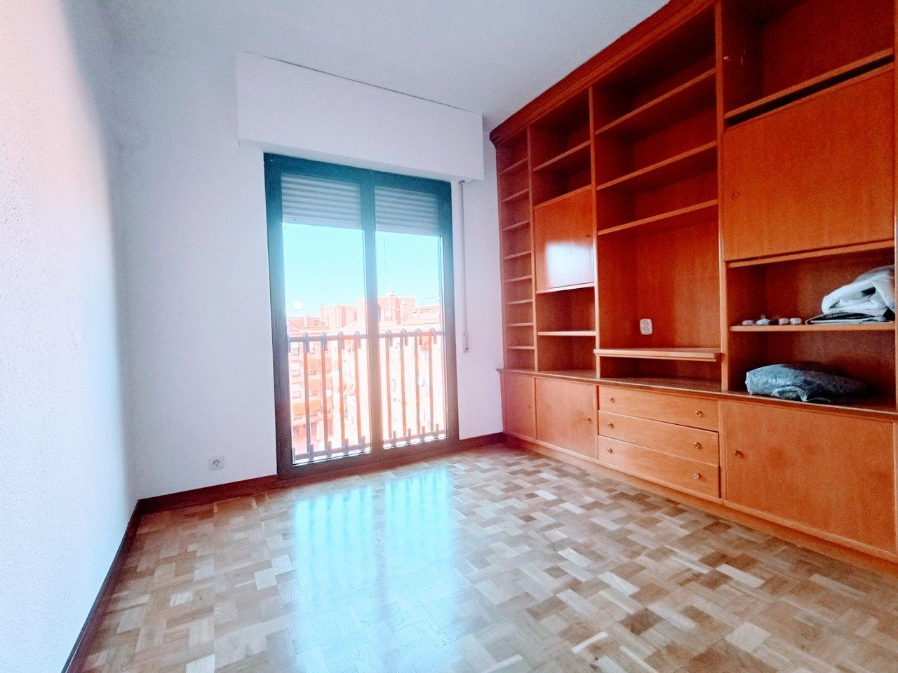 Piso de alquiler en SALVADOR DEL MUNDO, Vista Alegre