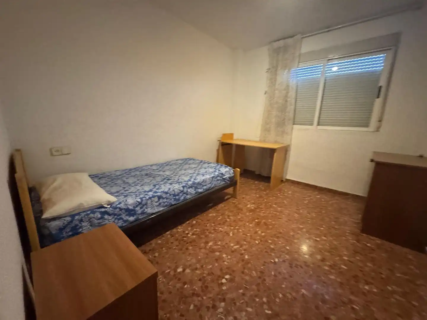 Habitación de Piso de alquiler en Burjassot con Amueblado y Balcón