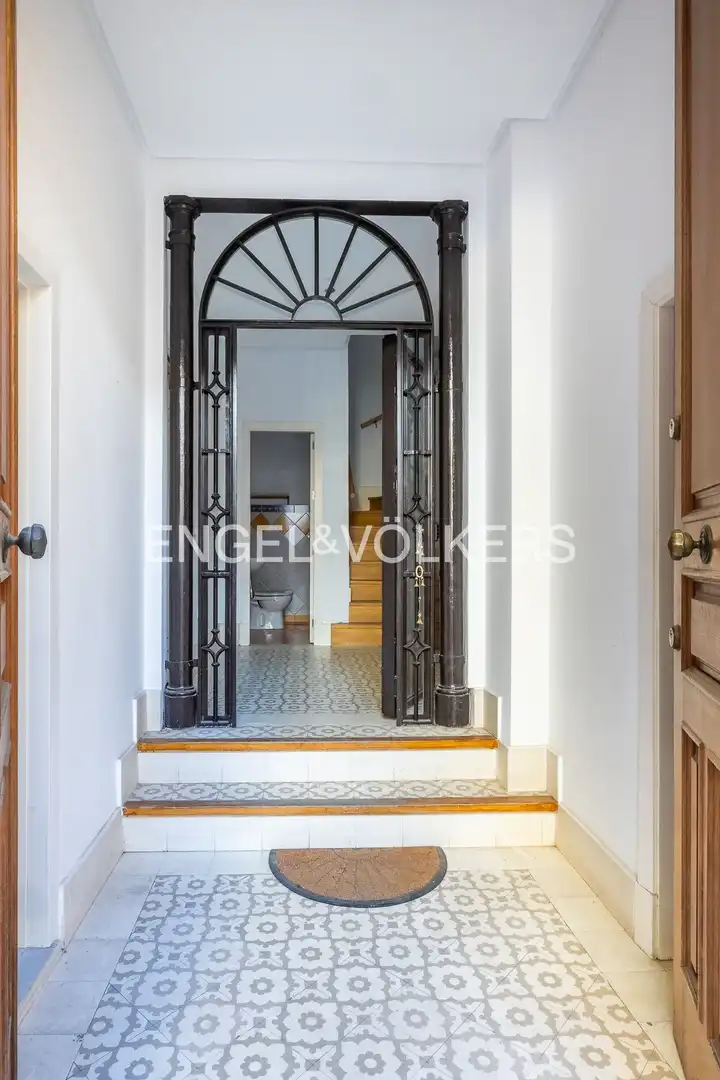 Houses for sale in Sevilla  with Air Conditioner, Heating and Storage room